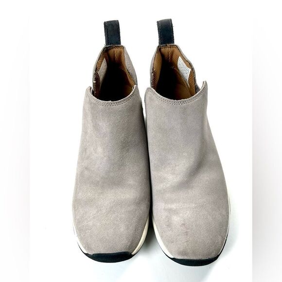 Vionic Cece Grey Suede Sneakers - Picture 4 of 9